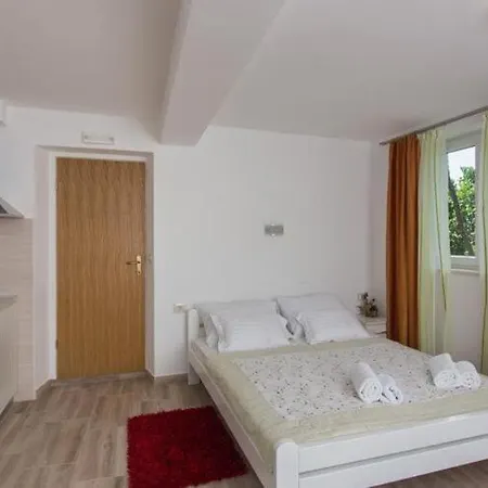 Apartment Anka- With Balcony Trsteno