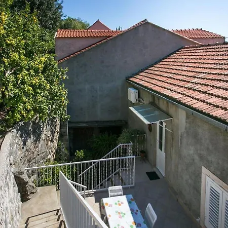 Apartment Anka- With Balcony Trsteno
